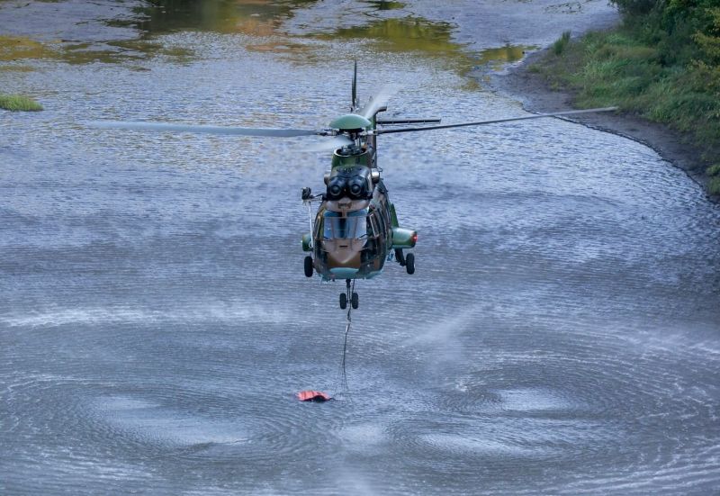 Два вертолета с екипажи от 24-а авиобаза Крумово се включиха