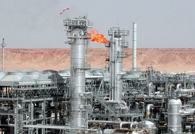 Алжирската газова и петролна компания Сонатрак (Sonatrach) обяви, че е