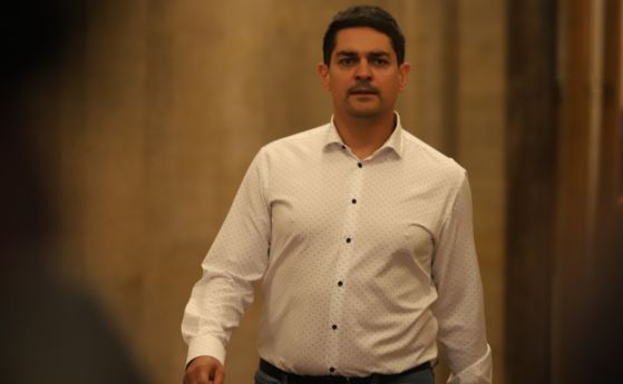 Да се намерят още няколко гласа от редиците на ИТН