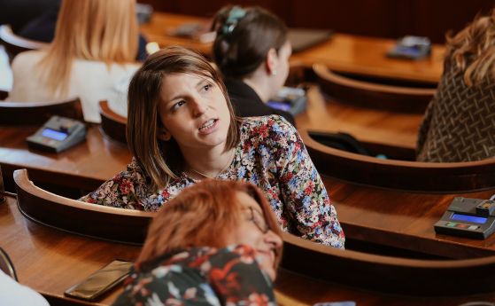 Депутатът Александра Милчева от Продължаваме промяната е родила момиченце преди