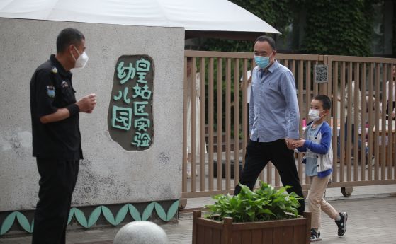Трима загинали, шестима ранени при нападение с нож в детска градина в Китай