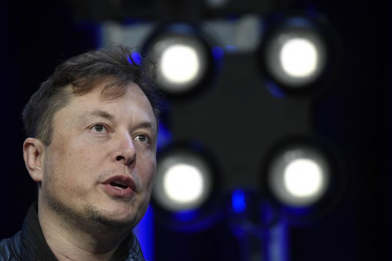 Шефът на Tesla Илон Мъск е продал още 7,92 млн.