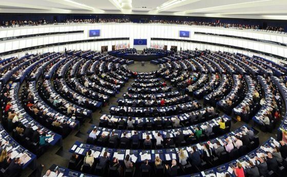 Евродепутатите са декларирали милиони в сметките си от заплати макар