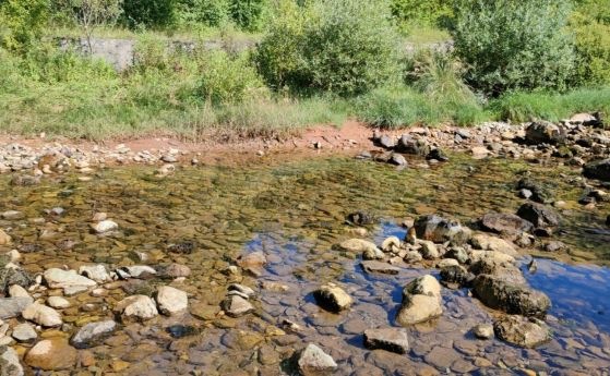 Подземно срутване е най вероятната причина за изчезването на извора на