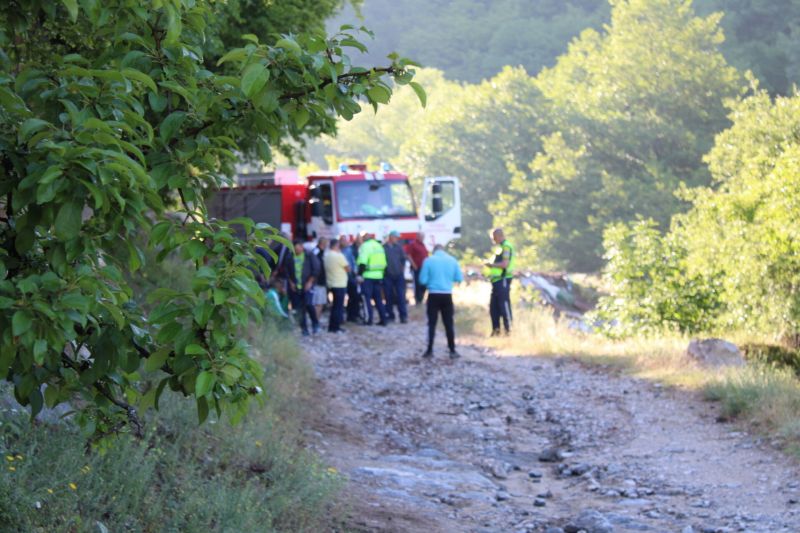 Гори пожар до военния полигон в Казанлък, съобщава БНТ. 
Огънят е