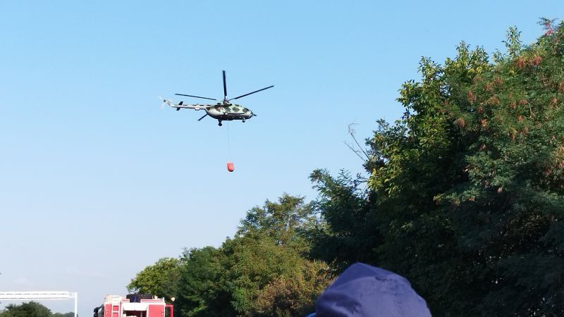 Хеликоптер Ми-17 от 24-а авиобаза Крумово повторно се включи в гасенето на огъня.