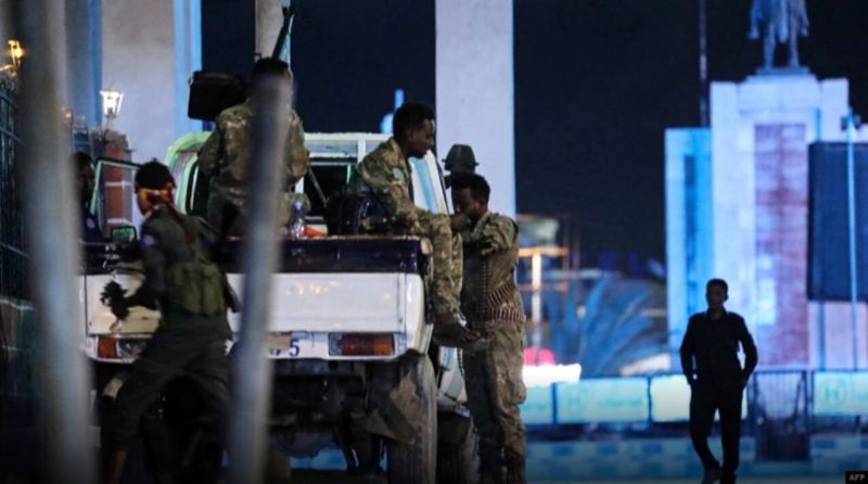 Най-малко 12 души са били убити в сомалийската столица Могадишу,