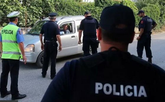 Двама руснаци и украинец са задържани, след като проникнали в оръжеен завод в Албания
