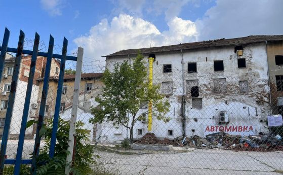 Разрушават тютюнев склад в Пловдив, който е част от групов паметник на културата