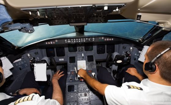 Пилоти на Air France изпълняващи полет по линията Женева –