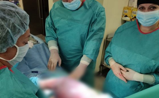 Лекари от болница Лозенец отстраниха 5 5 килограмов тумор от яйчника на пациентка