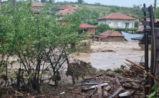 Да не се пие водата в пострадалите от наводнението села