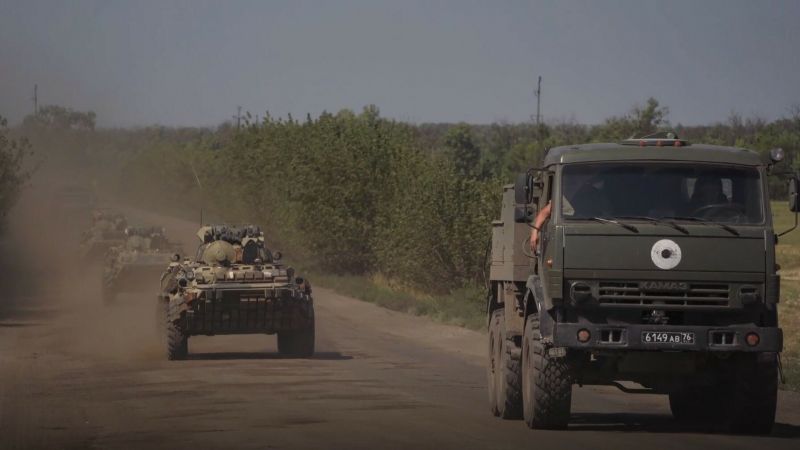 ТАСС показа записи от военното министерство, според които Русия прехвърля сили и техника към Харковското направление