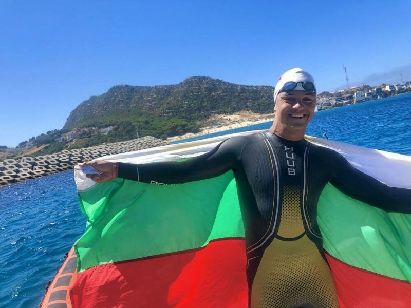 Цанко Цанков спечели плувния маратон в Гибралтарския проток. Българинът измина