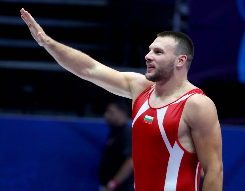 Кирил Милов се класира убедително за финала на световното първенство