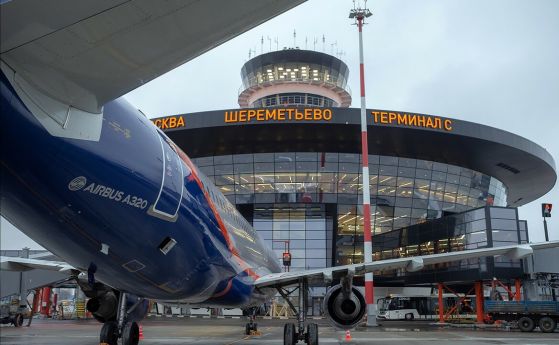 Заради обявената мобилизация цените на самолетните билети от Русия за чужбина скочиха рязко.