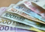 Еврото потъна до нов 20-годишен минимум, доларът все по-търсен