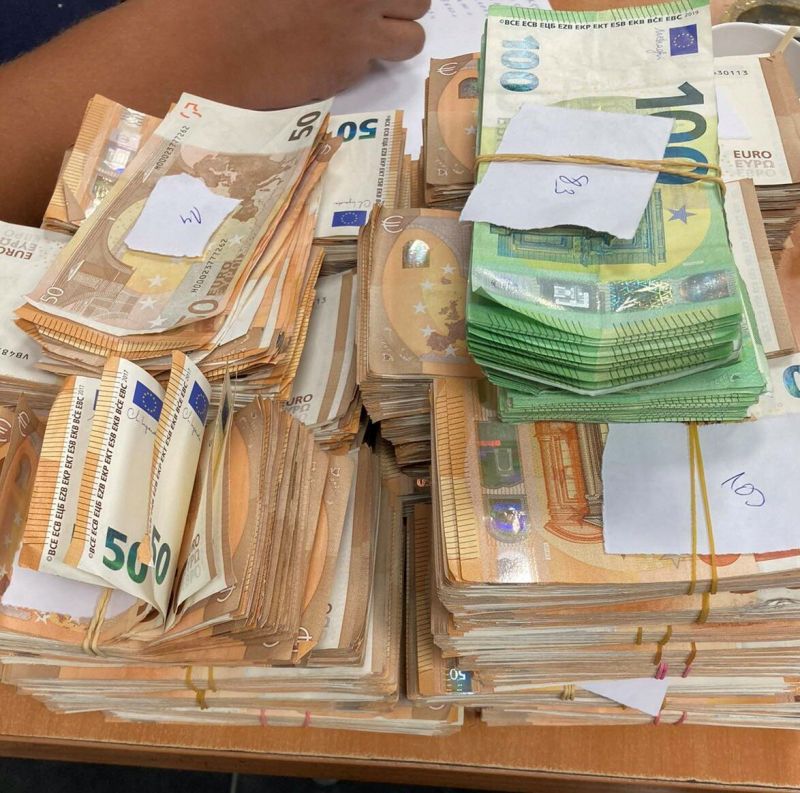 Митническите служители откриха недекларирана валута на стойност над 1,3 млн.