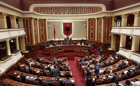 Албания на крачка от отварянето на досиетата на тайните комунистически служби `Сигурими`