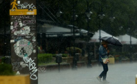 Хладен и дъждовен изборен ден, максимум 18° в София