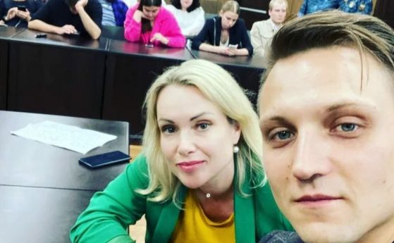 Марина Овсянникова с адвоката си