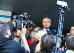 Костадин Костадинов говори на стълбите пред БТА