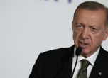 Турският президент Реджеп Тайип Ердоган говори на пресконференция след срещата на Европейската политическа общност в Пражкия замък в Прага, Чехия, четвъртък, 6 октомври 2022 г.