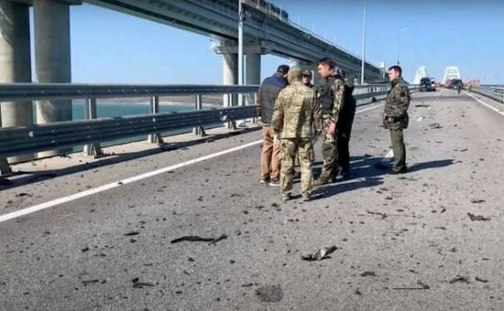 3-ма са загинали при взривяването на Кримския мост, движението възстановено
