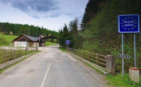 Военните поеха контрола на чешко-словашката граница