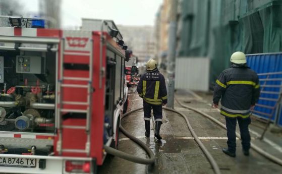 Пожар в изоставена къща в София