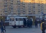 Принудителна мобилизация. В Москва и Питер връчват призовки в метрото и по входове
