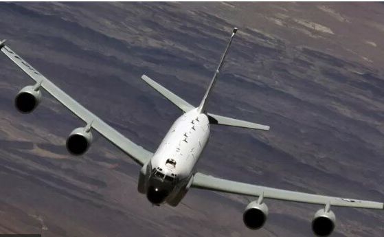 Лондон: Руски Су-27 изстреля ракета близо до британски шпионски самолет над Черно море