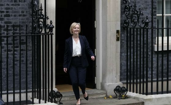 Министър-председателят на Великобритания Лиз Тръс подаде оставка
