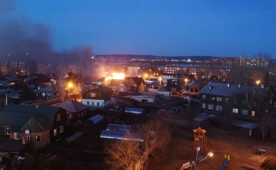 Втори тази седмица: Руски изтребител Су-30 се разби в жилищна сграда в Иркутск