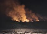 Пожар бушува цяла нощ в мини Марица-Изток, включват тежка техника (обновена)