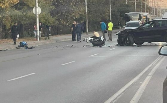 Катастрофа между джип и мотор в София, има тежко пострадал
