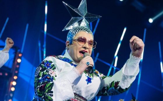 Звездата на пародийния поп Верка Сердючка все пак ще пее в София на 21 ноември