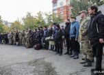 Бунт на мобилизирани в танково училище в Казан, засипват с псувни обкръжен генерал (видео)