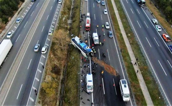 Автобусна катастрофа в Северна Турция - 3 убити и 32 ранени