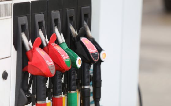 Икономист: Отстъпката за горивата може да стане 75 ст. за литър