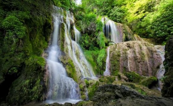 Роднините на загиналата при свлачище на Крушунските водопади осъдиха общината за 300 000 лв.