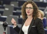 Евродепутат: Всички държави от ЕС използват шпионски софтуер