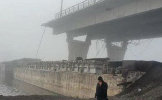 Руснаците взривиха Антоновския мост, който свързва Херсон с окупираните територии