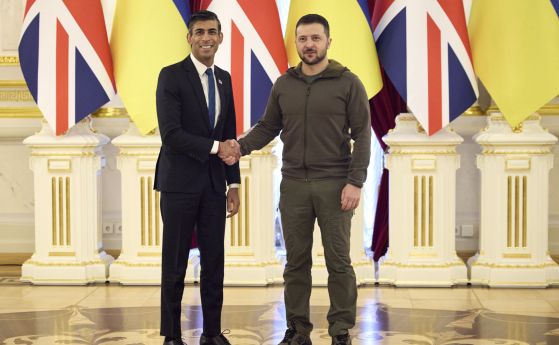 Британският премиер обеща военна помощ за още 50 млн. лири при посещението си в Киев
