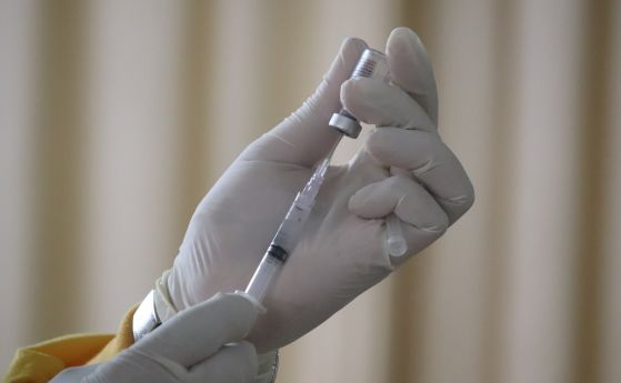 Тестват универсална противогрипна ваксина