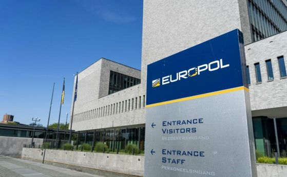 Безпрецедентна операция на Европол срещу една от най-опасните престъпни мрежи в ЕС