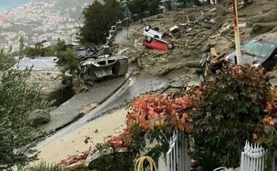 Най-малко 8 души са загинали под лавина от кал и камъни на остров край Неапол