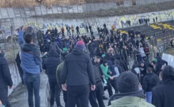 Кметът на Перник спира парите на Миньор заради масов бой между агитки