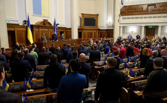 Киев опитва да отнеме мандатите на десет депутати, избягали от Украйна