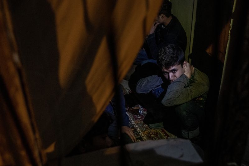 Група от 12 мигранти са задържани на автомагистрала Тракия край